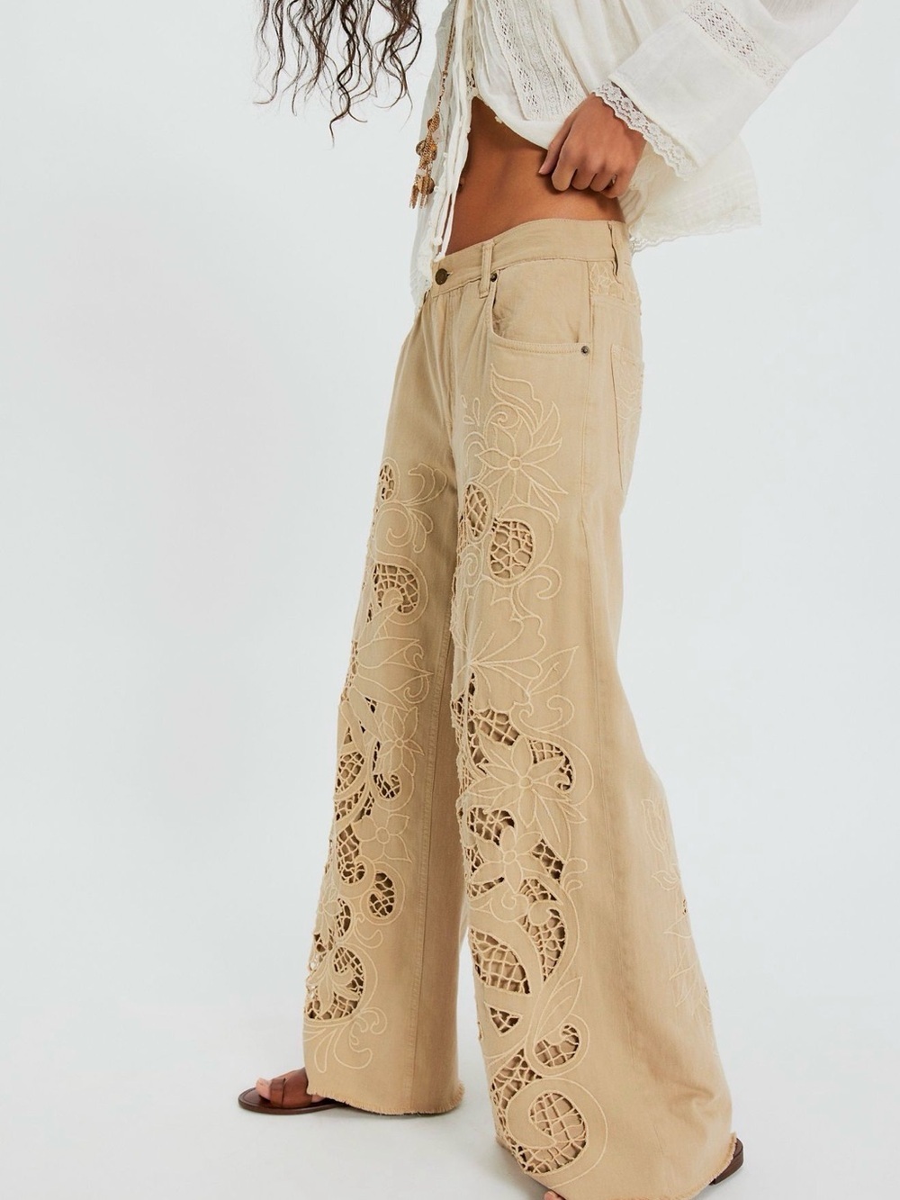 Free People We The Free Cut To The Chase Flare Jeans in Antique Lace, NWT - Picture 2 of 7